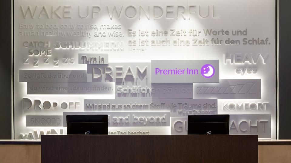 Premier Inn Frankfurt reception