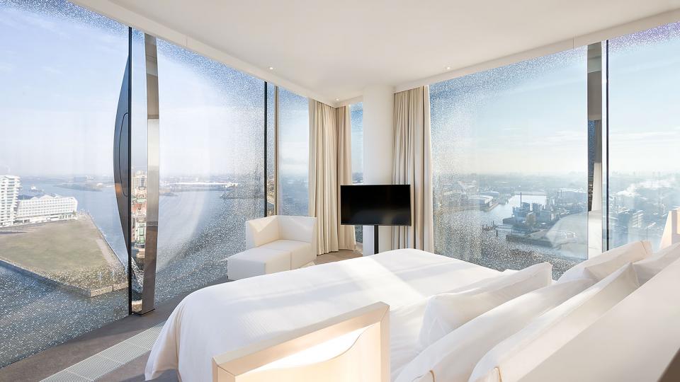 The Westin Hamburg Horizont Suite bedroom