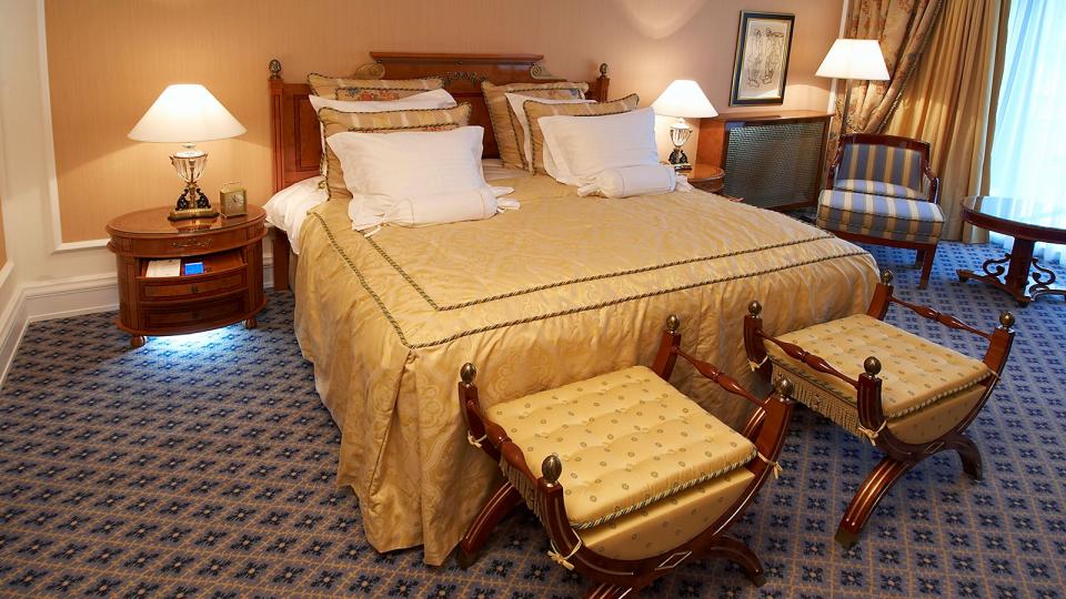 Ritz Carlton Moskau bedroom