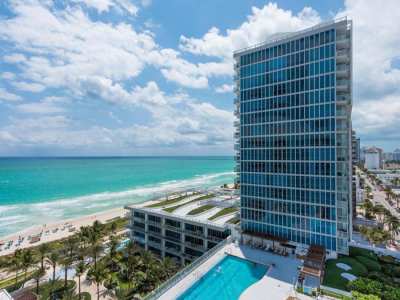 Image:  Carillon Hotel Miami